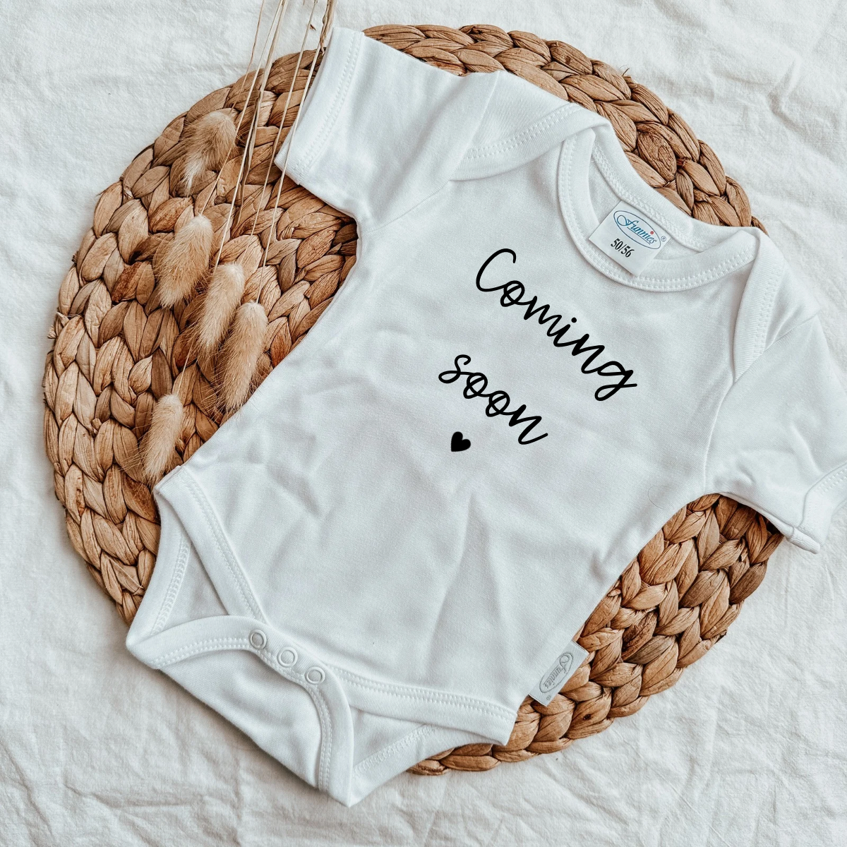 Zwangerschapsaankondiging coming soon romper